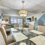 Sugar Beach A6-Lovely 4 Bedroom 3 Bath Condo, Sleeps 11, Free Beach Chairs 2021! Condo